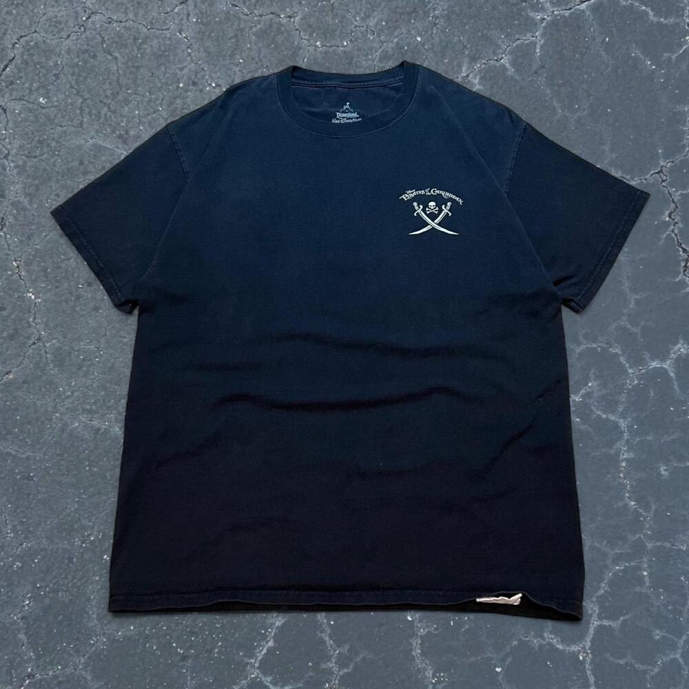 Y2k pirates of the caribbean t-shirt